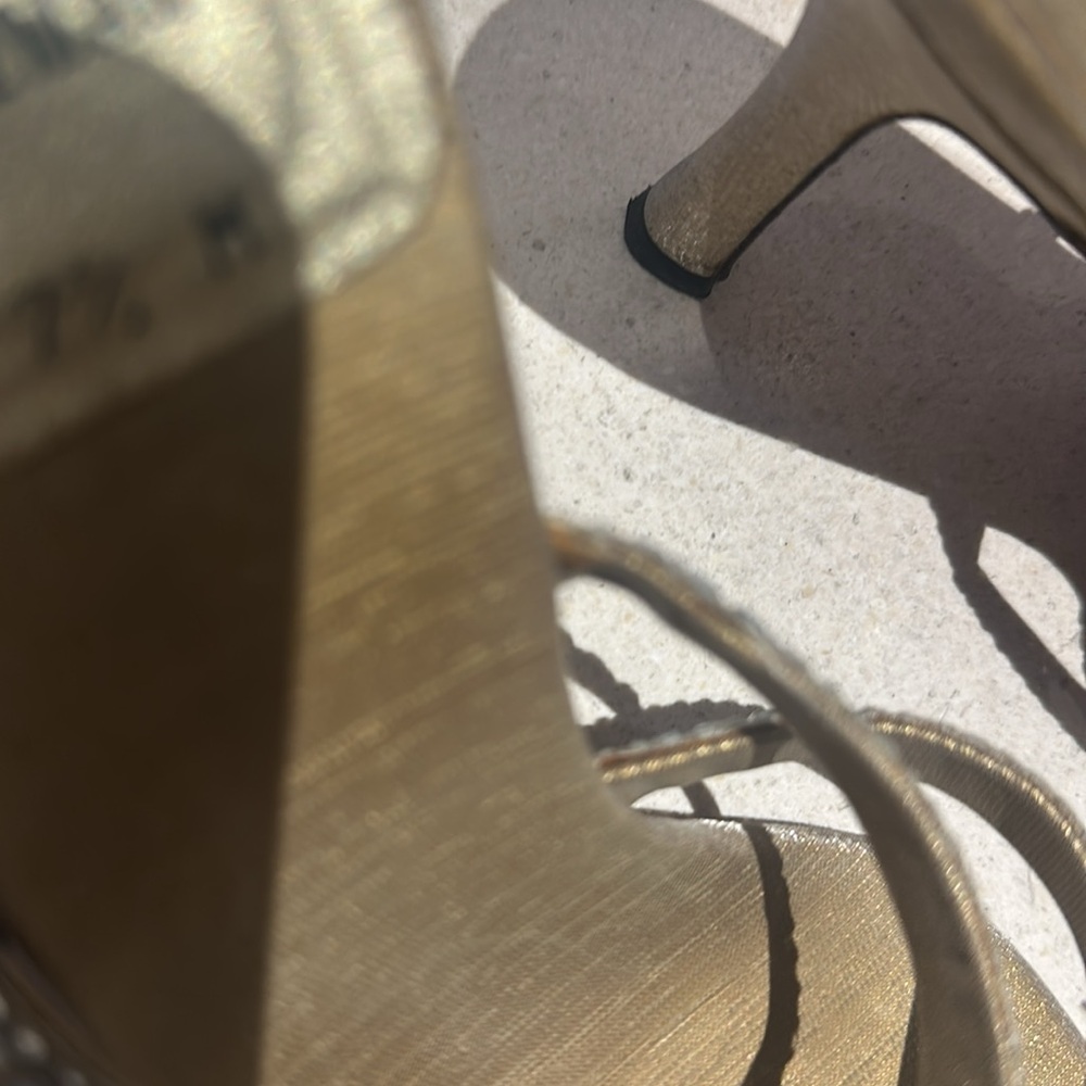 Beautiful sandals. - Picture 7 of 10